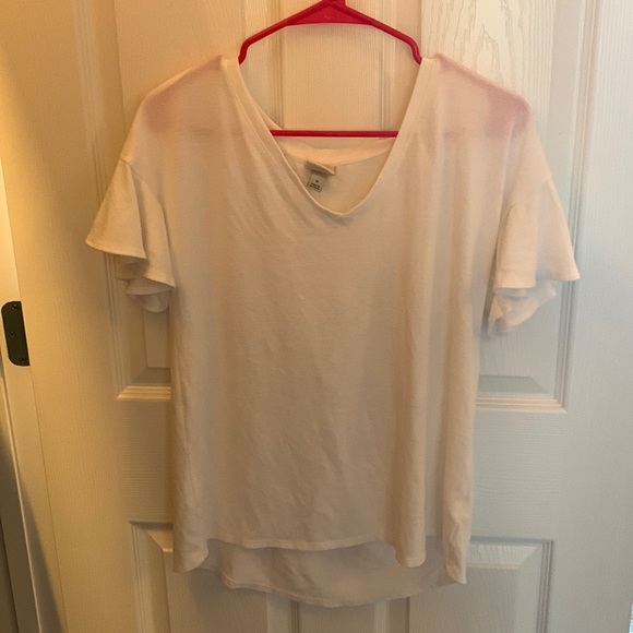 White top with fun sleeves - Picture 1 of 3